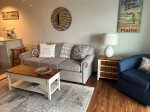 Coxy living area/pullout sofa